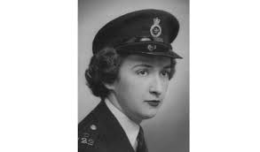 Pat Stacke, detective who helped put Kray twins in prison