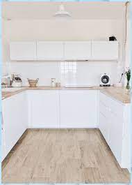 construction maison notre cuisine blanche et epuree cuisine ouverte ilot cuisine blanche et bois cuisine blanche cuisine moderne