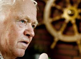 Han har siddet fast uden radio på havet og fået en medalje af dronningen