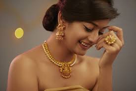 A thick long braid, decorated with flower garlands, pearls or chic golden accessories is considered to be a traditional hairstyle variety for the indian style . 18 Indian Wedding Hairstyles That You Ll Want To Wear Again And Again