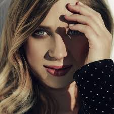 Olivia Lane's Instagram, Twitter & Facebook