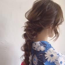 夏のおすすめロングヘアアレンジ簡単アレンジで夏女を目指せ Trill