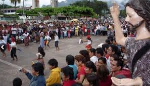23 junio, 202123 junio, 2021 admin somos docentes 0 comments ¡atención, aprendo en casa se transmitirá a través estimados docentes y visitantes en general, es importante comunicarles que, el día de mañana 24 de junio los programas de aprendo en casa serán transmitidos a través de tv. Fiesta De San Juan La Selva Celebra Con Bailes Y Sabor Iquitos Amazonas Viajes Turismo Destino Fotos Foto 1 De 3 Noticia De Viajes Peru Com