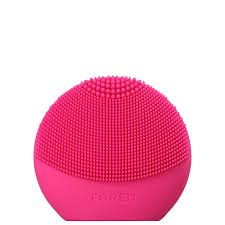 A slightly bigger version of the play with longer bristles and operated by aaa battery. Escova Facial Eletrica Foreo Luna Play Plus Beleza Na Web