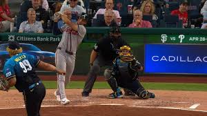 J.T. Realmuto Exits Game with Lower Back Tightness