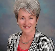 Lisa Ragan's Instagram, Twitter & Facebook