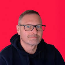 Courtney Staub's Instagram, Twitter & Facebook