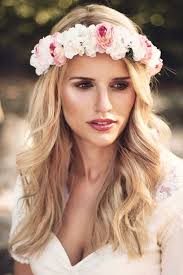 Haarbluten Blumenkranz Ein Designerstuck Von Manousche Bei Dawanda Blumenkranz Hochzeit Haare Hochzeit Blumenkranz
