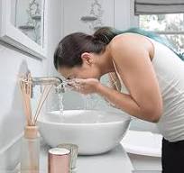 Dove 3 in 1 crema di bellezza originale deterge, idrata e nutre Sapone da  bagno senza solfati per una pelle morbida e liscia, adatta per l'uso ...
