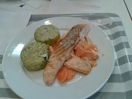 Lomo De Salmon Con Medallones De Verduras Rest Ikea Murcia Espana Salmon Recetas Lomo De Verduras