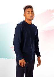 It was released through aura music and sony music latin on september 4, 2020. Pin By Vaneska On Ozuna Fotos In 2020 Long Sleeve Tshirt Men Concert Outfit Singer