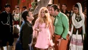 Η αλίκη βουγιουκλάκη έγινε παιδική κούκλα και η αγάπη της για τα παιχνίδια! Den To Prose3e Kaneis Oi 2 Pasignwstes Skhnes Poy Den Paizei H Boygioyklakh Alla H Swsias