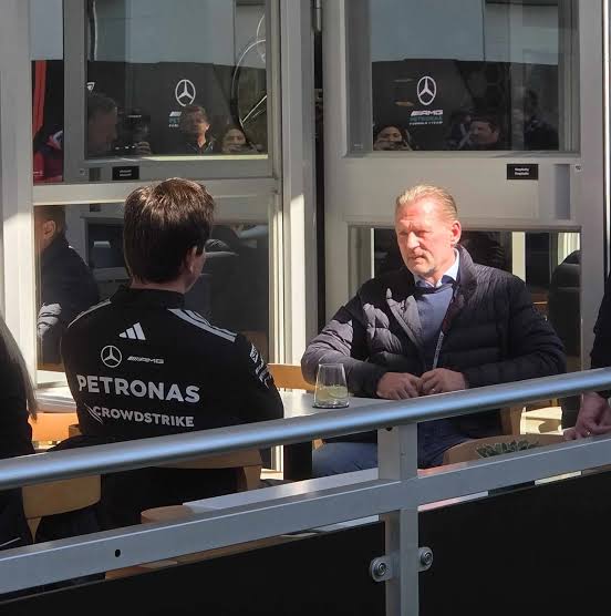 What did Jos Verstappen and Toto Wolff talk about?