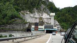 Aktuelle verkehrsmeldungen der asfinag verschaffen verkehrsteilnehmerinnen einen überblick über mögliche staus, unfälle, baustellen und. Stauinfo Karawankentunnel Stau Umfahren Ferien Slowenien Kroatien Karawankentunnel De