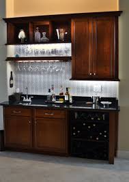 Shaker kitchen cabinets have more than tripled in search popularity in the us over the past 5 years. Wet Bar By Da Vinci Cabinetry In Naples Fl Kitchen And Bath Remodeling Kitchen Design Kitchen Cabinets