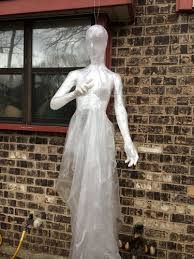 These creepy halloween ghosts come together with just a roll of packing tape. Static Packing Tape Ghost Halloween Forum