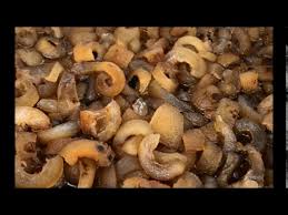 Kerupuk atau krupuk adalah makanan ringan yang pada umumnya dibuat dari adonan tepung tapioka dicampur bahan perasa seperti udang atau ikan yang berasal dari indonesia. Usahawan Belulang Kulit Lembu Youtube