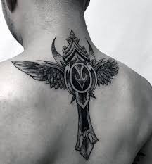This impeccably drawn tribal cross tattoo with wings is a unique and captivating design to have. Unique Cross Male Upper Back Tattoo Designs Tatuagem Masculina Cruz Com Asas Tatuagem