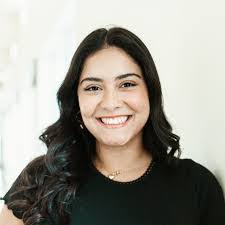 Kari Russo's Instagram, Twitter & Facebook