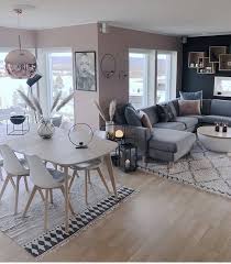 A red, white, and blue color scheme does not have to feel patriotic. Pin By Rozowa Pianka On Stue Living Room Decor Apartment Living Room Decor Modern House Interior