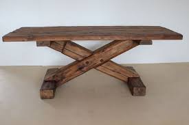 Altholz Hat Charakter Dieser Holztisch Aus Altholz Passt In Den Garten Oder In Die Warme Stube Auch Wirtsleute Die Diy Holztisch Holztisch Holztisch Garten