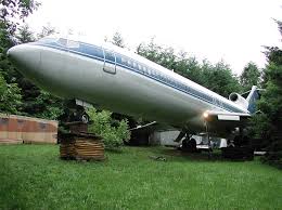 Thanks to the helpful people at urban exploration resource i discovered that this was the second boeing 747 ever made and apparently. Man Lives In A Boeing 727 In The Middle Of The Woods Bored Panda