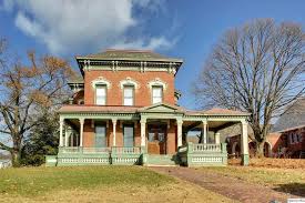1401 Maine St Quincy Il 62301 Mls 195830 Zillow Old House Dreams Old Houses For Sale House