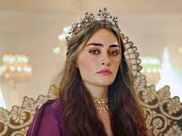 Esra bilgiç, 14 ekim 1992 yılında doğdu. Turkish Actress Esra Bilgic Gains Popularity In Pakistan Pakistani Cinema Gulf News