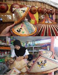 Posted by alphonsus anak muran. Kraftangan Tradisional Sarawak