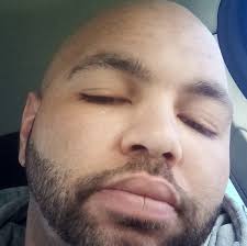 Damian Hunter's Instagram, Twitter & Facebook