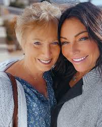 Tiffany Smith Downing (@tiff.behind.the.chair) · Instagram 照片和视频