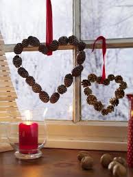 Winterliche Naturfundstucke Basteln Mit Zapfen Weihnachtskranz Zapfen Basteln Diy Weihnachten