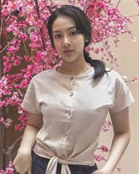 Her birthday, what she did before fame, her family life, fun trivia facts, popularity rankings, and more. Anya Geraldine Anya Pretty Girl