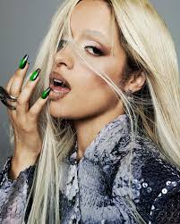 I styled @camila_cabello for the cover of @papermagazine Truly such an  amazing experience. Thank you endlessly @justintmoran photography  @beejamest styling @angelinacantu make-up @patrickta hair @jesushair  creative consultant @clear_bones nails ...