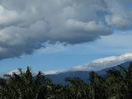 Di kalangan pendaki, warung mbok yem ini telah dinobatkan sebagai warung tertinggi di indonesia. Titiwangsa Mountains Wikipedia