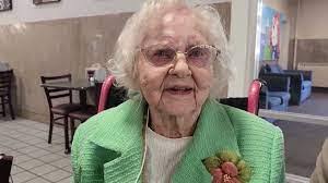 Mabel Womack's Instagram, Twitter & Facebook