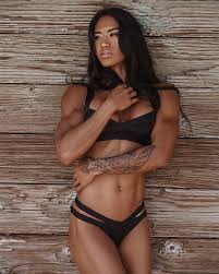 Solinda Hong - Free pics, galleries & more at Babepedia