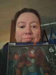 I am getting 5 Orkos, one Beast man and 2 Shadow Weavers, an uncle montork  and a Dree Elle for Christmas. Well, I might just have an unboxing for two  of the