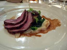 Recette De Cuissot De Chevreuil Chasseur Un Cuissot De Chevreuil Marine Au Vin Rouge Deux Jours Cuit Au Chevreuil Recette Recette Gibier Recettes De Cuisine