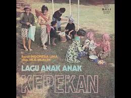 Cuplikan dari lagu ibu guru kami ciptaan mochtar embut isi lagu. Band Indonesia Lima Ibu Guru Kami Youtube