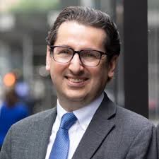 Ebru Caglayan (@ebruloveshoes)