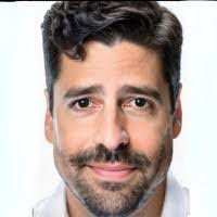 Scott Worthley's Instagram, Twitter & Facebook