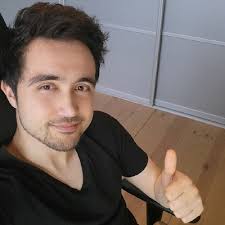 Geslaagd! Vorige week dinsdag heb ik succesvol mijn adviesrapport verdedigd  en ben ik beoordeeld met een 7! Ik heb samen met Robin Koppen een  adviesrapport geschreven over hoe een privékliniek haar… |