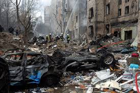 Russia and Ukraine exchange hundreds of ...
