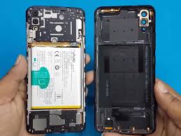 Jika semua cara memperbaiki hp android yang tidak bisa menyala di atas masih belum berhasil, maka cara terakhir yang bisa kamu lakukan adalah dengan mendatangi tempat servis. Cara Membuka Casing Belakang Dan Mengganti Baterai Vivo V11 Pro Elppas Story