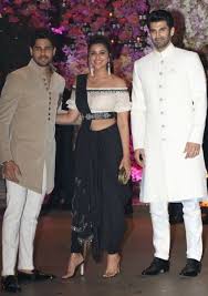Parineeti Chopra With Siddharth Malhotra And Aditya Roy Kapur At Ambani S Engagement Party H Bollywood Outfits Bollywood Fashion Celebrity Style Red Carpet Aditya roy kapur and shraddha kapoor all set to groove to the classic | bollywood bubble. siddharth malhotra and aditya roy kapur