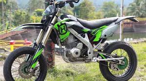 Modifikasi klx 150 supermoto bagi yang punya klx 150 yang masih standar buruan modif klx kalian menjadi supermoto. Modifikasi Kawasaki Klx Bergaya Supermoto Part 1 Youtube