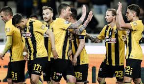 Ξεκίνησε την ποδοσφαιρική του καριέρα στα τμήματα υποδομής του ατσαλένιου και το 2011 προωθήθηκε στην πρώτη ομάδα. Giakoymakhs Hellasjournal Com