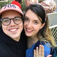 Nicole Werth♈️ (@thelilbabymoon)