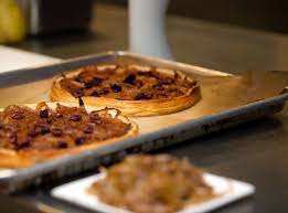 Caramelized Onion And Olive Croustade Recipes Caramelized Onions Food